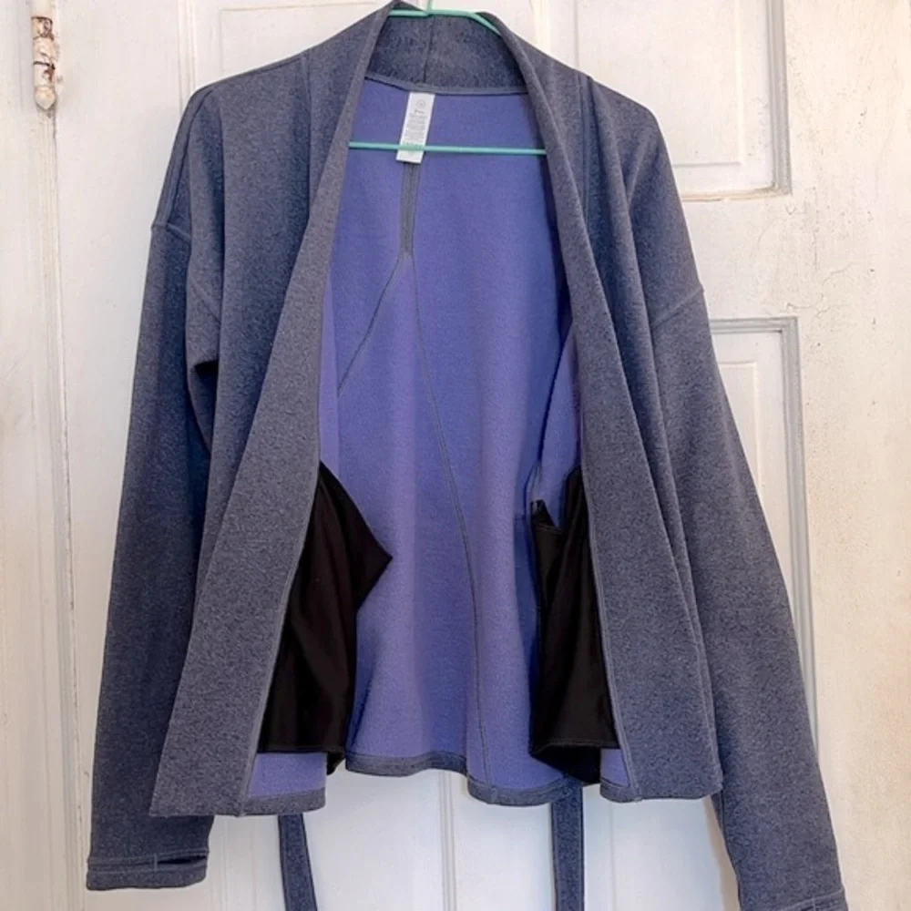 Ivivva by Lululemon purple blue heather girls wrap jacket in size 14